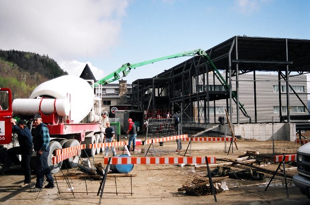 Coulage des planchers de b&eacute;ton.
