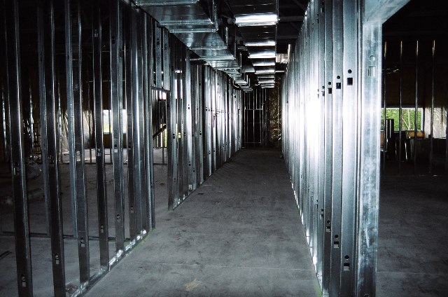 Murs int&eacute;rieurs et divisions des classes.