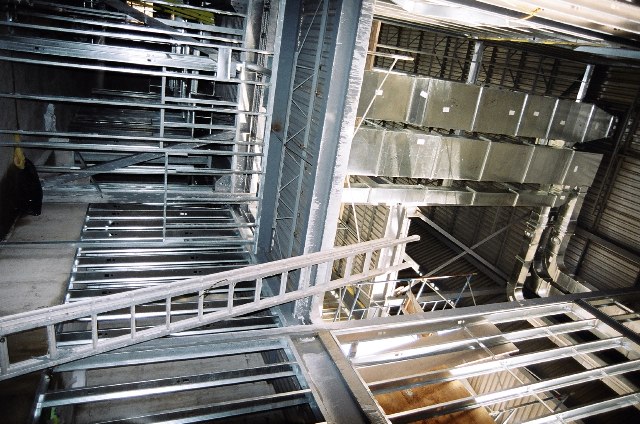 Murs int&eacute;rieurs et divisions des classes.